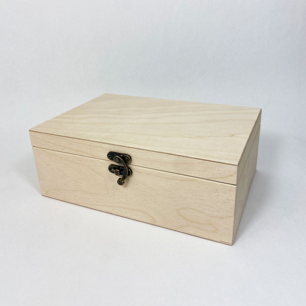 Дървена кутия 23х15х8см