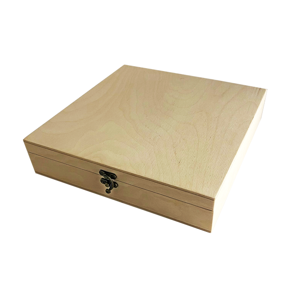 Дървена кутия 40x40x6см